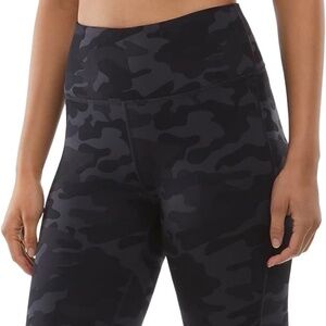 Danskin Now Performance Fitted Capri Sport Tight Legging Size XL Camo Black